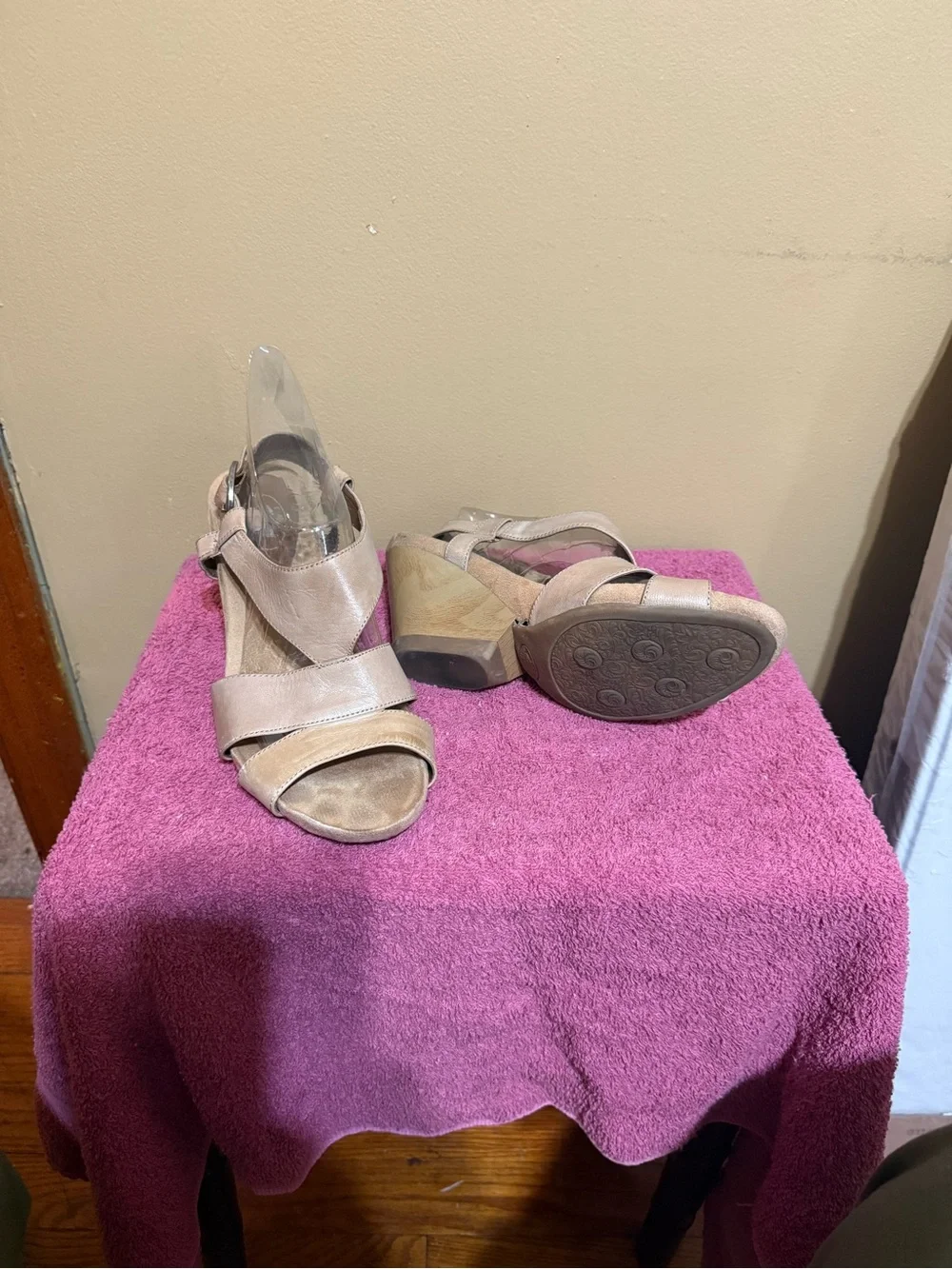 Dr. Scholl's Beige/Tan Leather Open-Toe Sandals